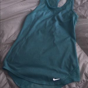 🎉price drop🎉NIKE DRI-FIT shirt🐬